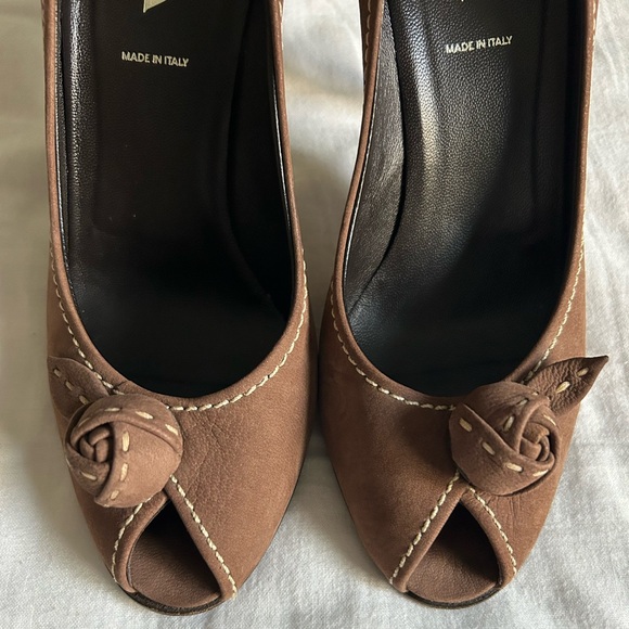 🤎SOLD🤎 Vintage Prada Heels - Picture 5 of 6